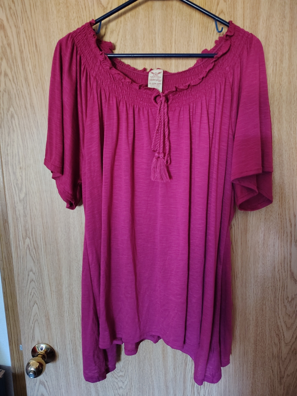3X (22w-24W) Faded Glory Tassel Top in Fuchsia